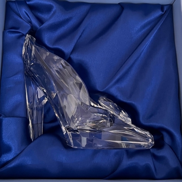 Spectrum Collections Makeup Cinderella Glass Slipper Brush Storage Brush Set Poshmark